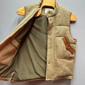 Orvis Tan Tweed Puffer Vest with Brown Leather Trim